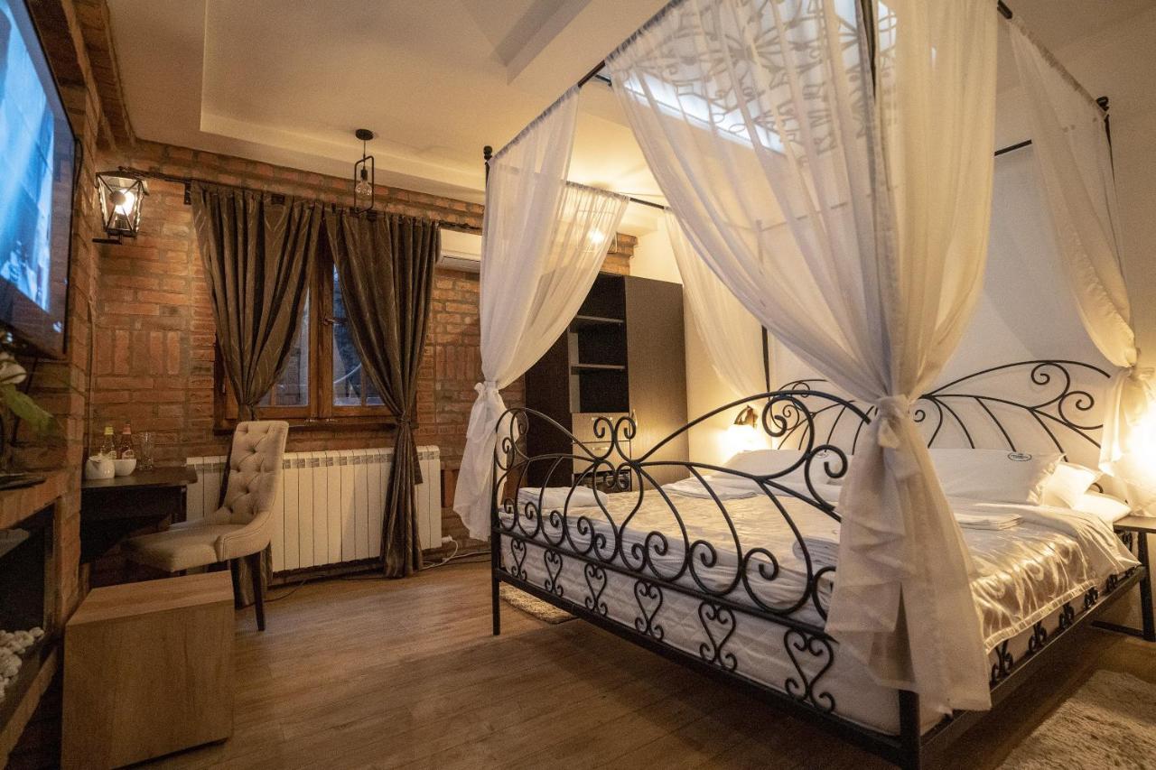 Bed and Breakfast Madison - Square Sava Белград Экстерьер фото